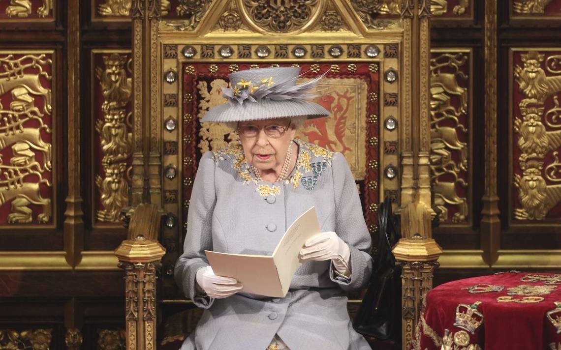 Bautizarán con el nombre de la Reina Isabel II una nueva línea del metro londinense