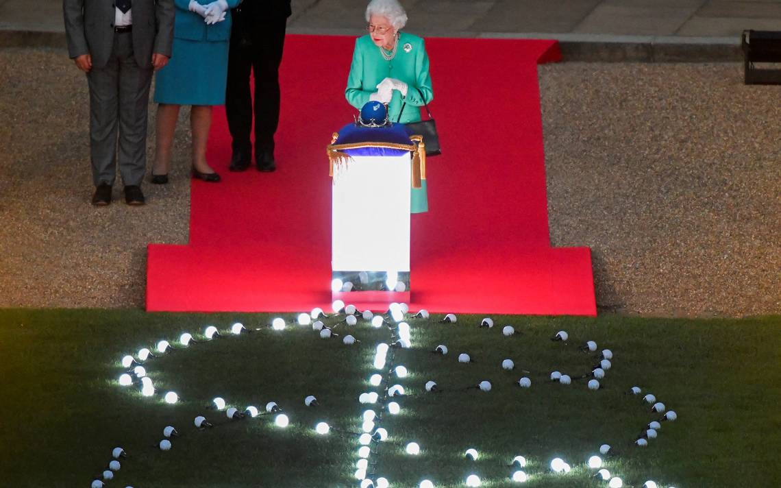 La reina Isabel II sí asistió al espectáculo de luces en los jardines del castillo de Windsor