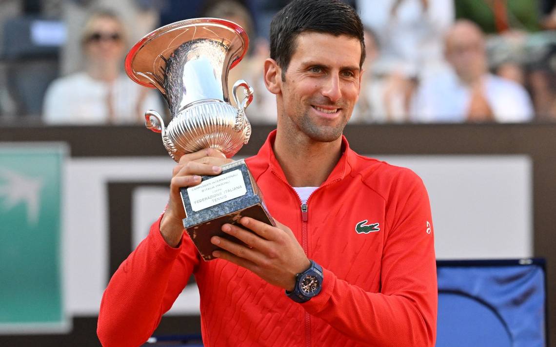 Novak Djokovic fulminó a Tsitsipas para coronarse en Roma
