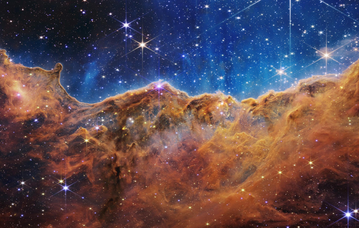 Agua en planeta distante y estrellas nacientes: las nuevas fotos del telescopio James Webb