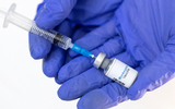 En 2019 se aprobó una vacuna aún más nueva con virus de la vaccinia para la prevención de la viruela del mono. / Foto: Reuters