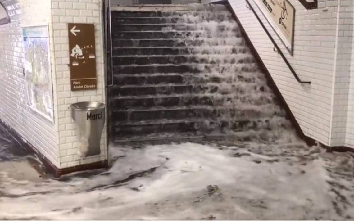 No es Pantitlán: metro de París se inunda por fuertes lluvias