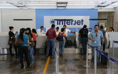 Resultado de imagen para trifulca en aeropuerto de Ciudad de MÃ©xico, por retraso en interjet
