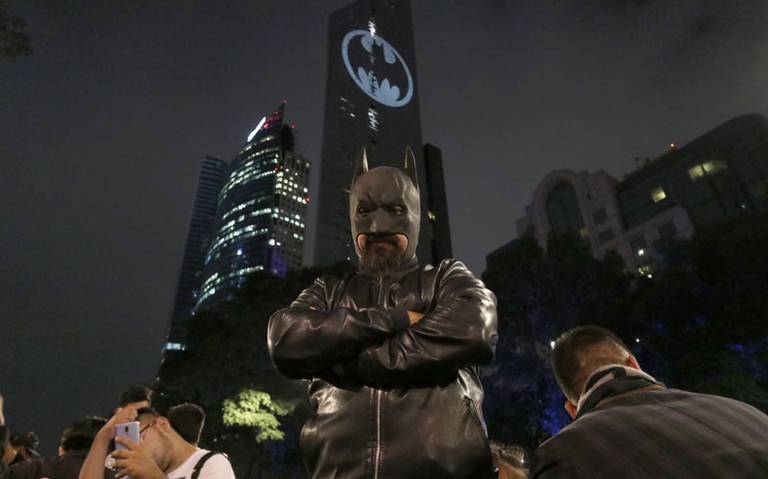 Llamando a Batman… La Batiseñal ilumina la Ciudad de México - El Sol de  México | Noticias, Deportes, Gossip, Columnas