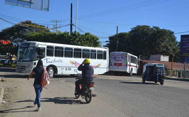 Transportistas bloquean Oaxaca - El Sol de Toluca | Noticias Locales,  Policiacas, sobre México, Edomex y el Mundo