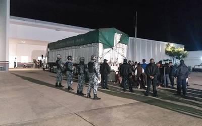 SSP Rescata a 60 Migrantes en carr. Minatitlan-Acayucan, Veracruz. Noticias en tiempo real