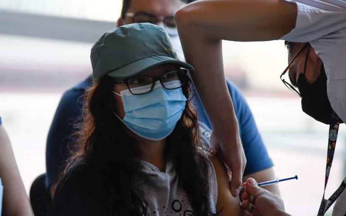 Vacunación contra Covid a adultos de 30 años inicia con filas kilométricas  en CDMX - El Sol de México | Noticias, Deportes, Gossip, Columnas