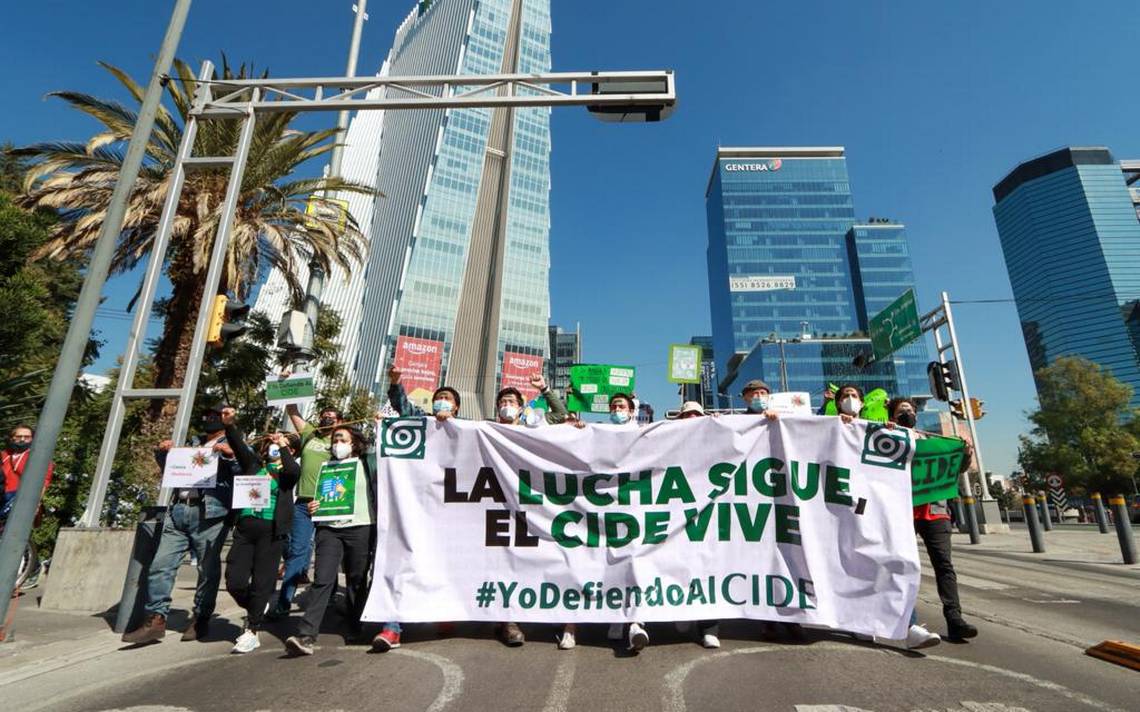 Manifestación del CIDE contra el director Romero Tellaeche en CDMX – El Sol de México