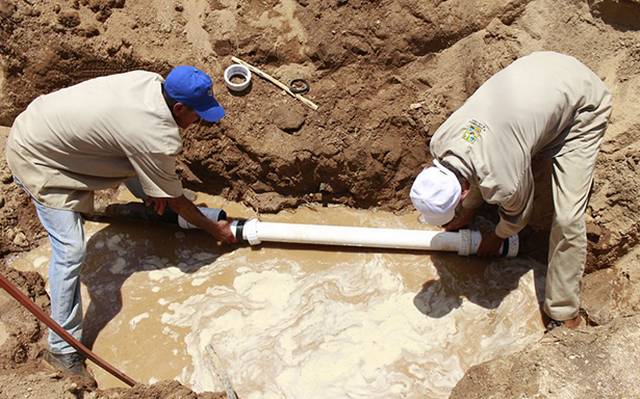 Clausuran tomas clandestinas de agua en BCS - El Sol de México