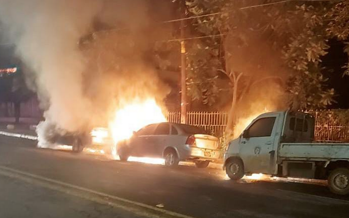 En Colima reportan quema de autos y balaceras por detención de "La Vaca"