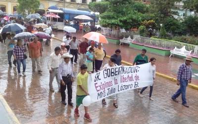 Campesinos reabren vía federal en Guerrero